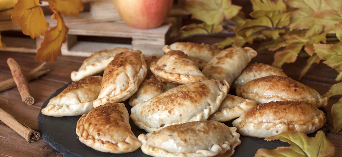 Empanadillas-de-Manzana-Nueces-y-Pasas-1-angechefs.com_